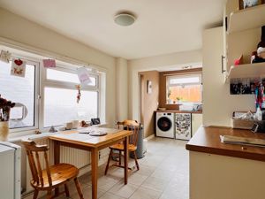 Kitchen Breakfast Room- click for photo gallery